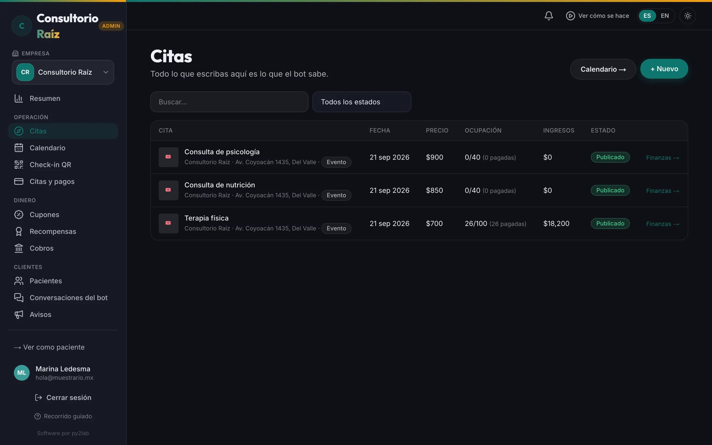 El panel del consultorio: sus servicios con horario, precio y cupo
